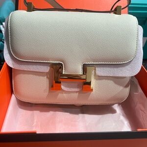 Chic Mint Green Shoulder Bag with Gold Accents